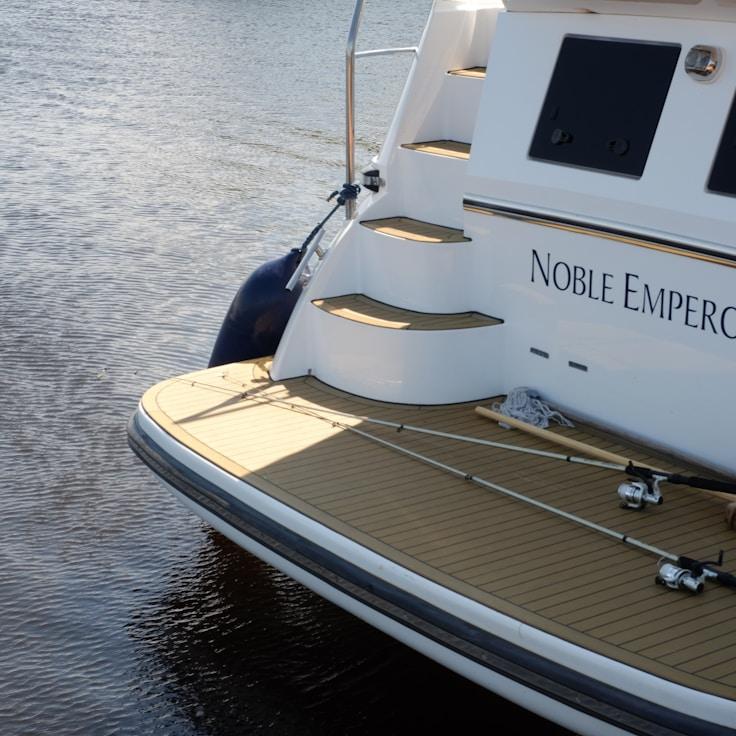 Elegant dining on board